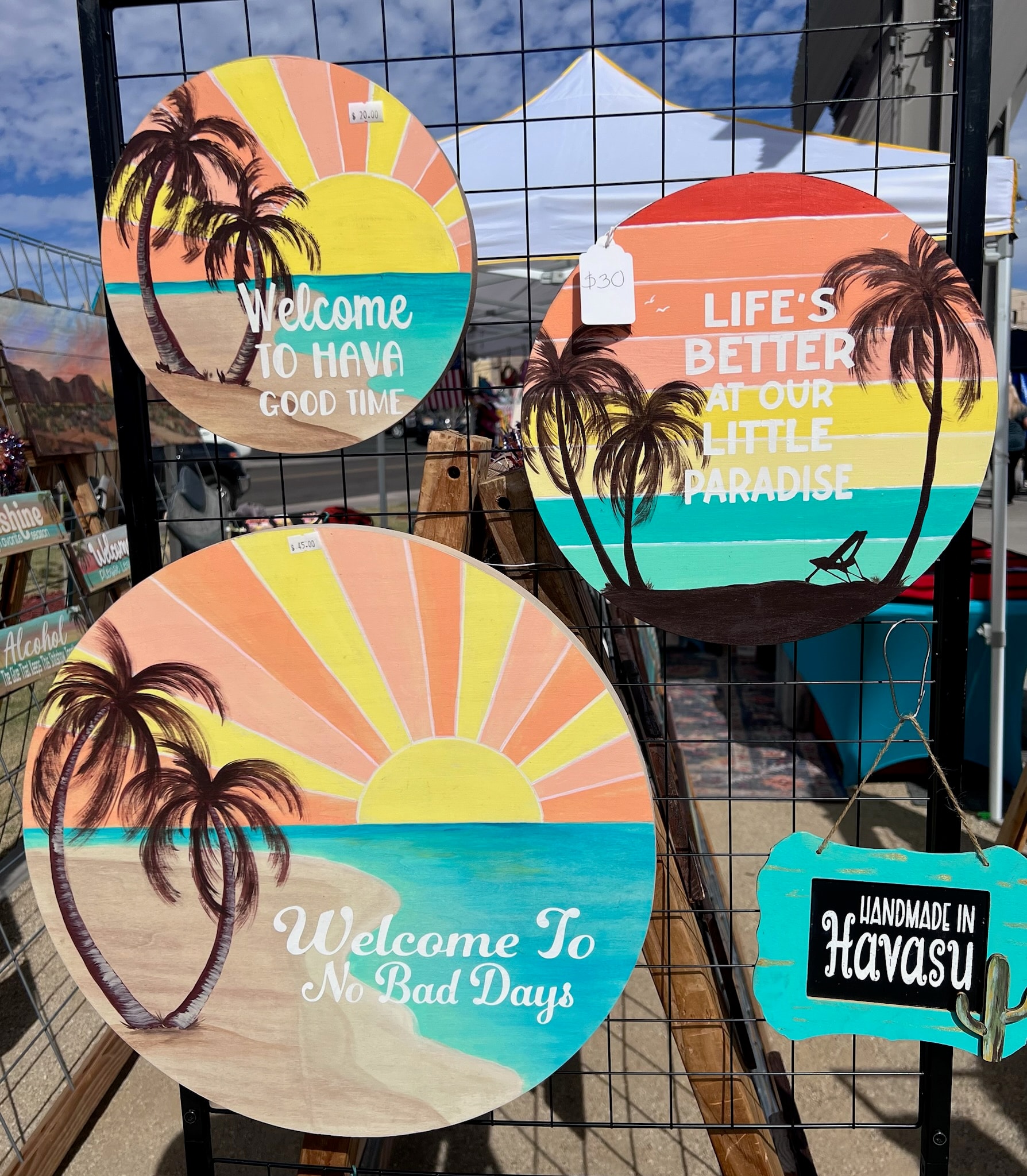 Round Desert Signs